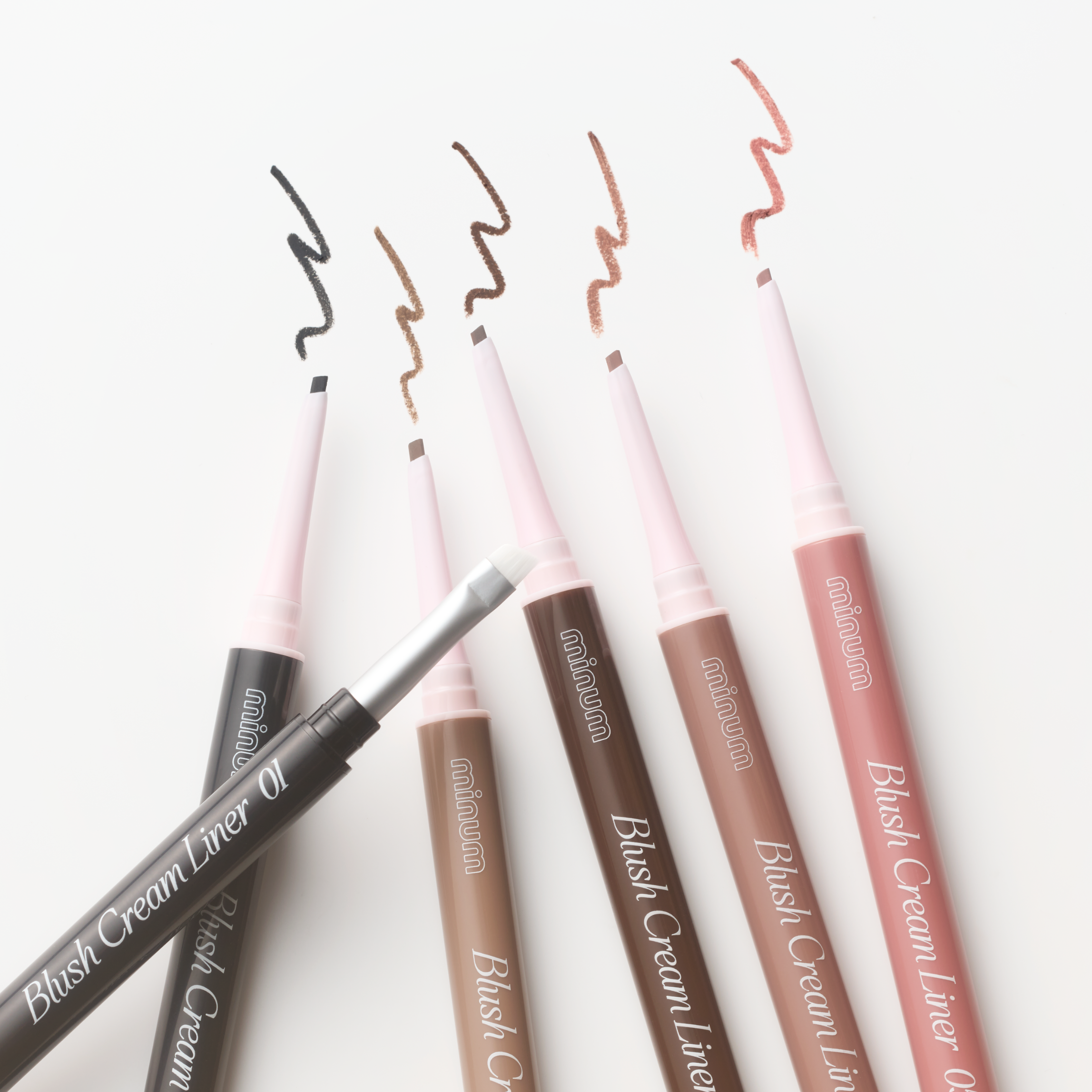 ブラッシュクリームライナー